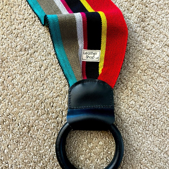 Vintage Striped Woven Belt with Wooden rings - Picture 5 of 8